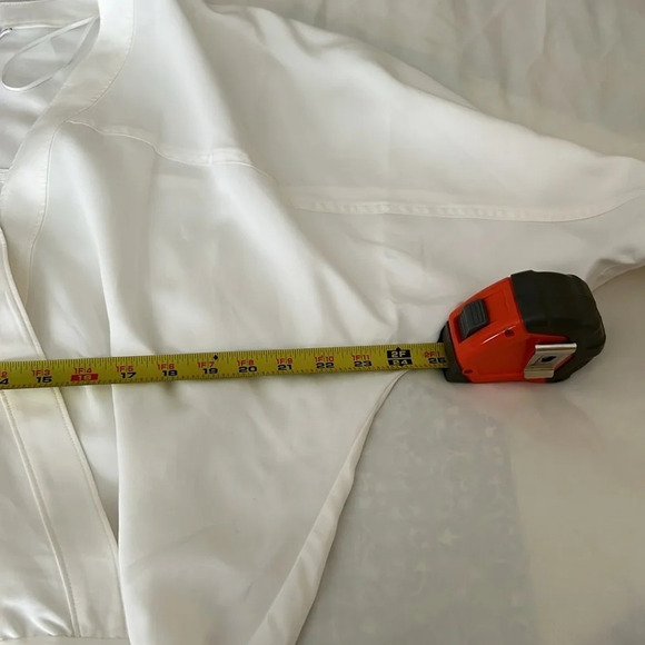 Good American Women's Long Sleeve V-Neck Cross Front Bodysuit Ivory Size 2 - Picture 5 of 7